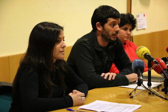 Image of the press conference including the CUP party, with one of its MPs, Maria Sirvent (left), on November 28, 2018 (by Mariona Puig)