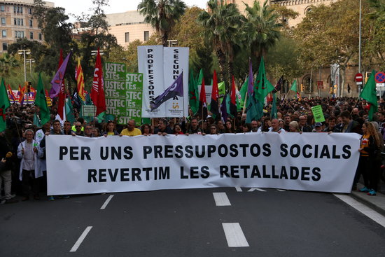 Image of the unitary demonstration of the education sector, students and other civil servants in Barcelona on November 29 (by Andrea Zamorano)