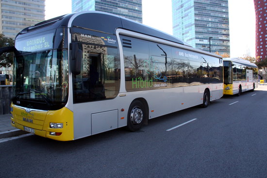 A hybrid bus used in Barcelona's night transport network (Josep Ramon Torné)