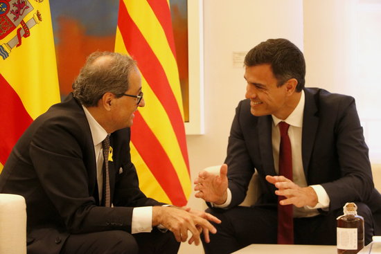Catalan president Quim Torra (left) meets with his Spanish counterpart Pedro Sánchez (by ACN)