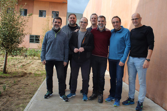 First photo of the seven male jailed leaders in Lledoners prison, published on November 30, 2018