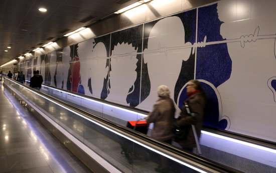Exhibit in Barcelona metro station (by Pau Cortina)