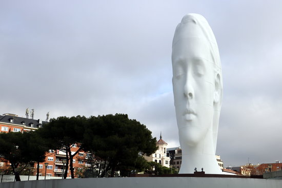 'Julia' sculpture by Jaume Plensa in Madrid square 