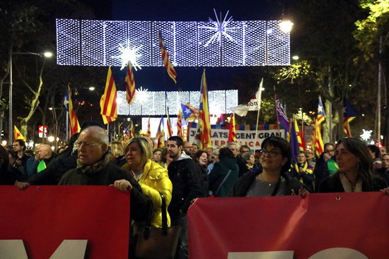 Pro-independence protest against the Spanish government in Barcelona's Passeig de Gràcia (by Laura Fíguls)