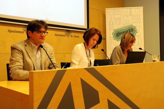 The mayor of Girona, Marta Madrenas (in the middle), presenting the Girona10 initiative