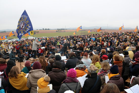 Image of the concert to support the jailed Catalan leaders on December 29, 2018, outside Lledoners prison (by Gemma Sánchez)
