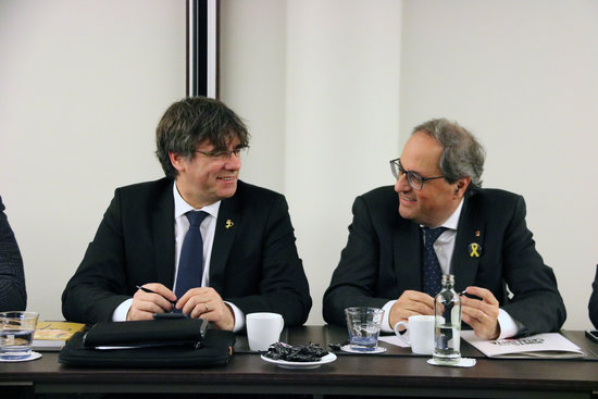 Catalan president Quim Torra (right) and his predecessor in office, Carles Puigdemont (by Natàlia Segura)