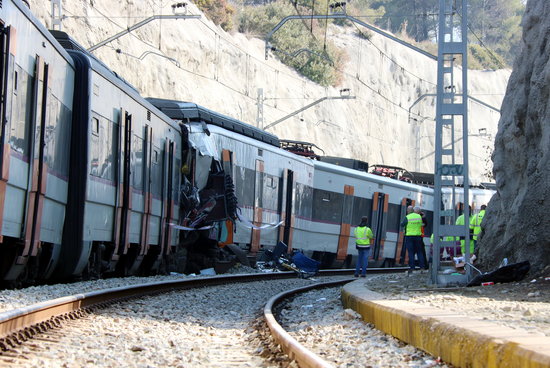The two trains that crashed in Castellgalí (by Norma Vidal) 