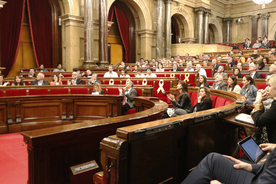 The Catalan Parliament today voted to open an investigation into the Spanish monarchy