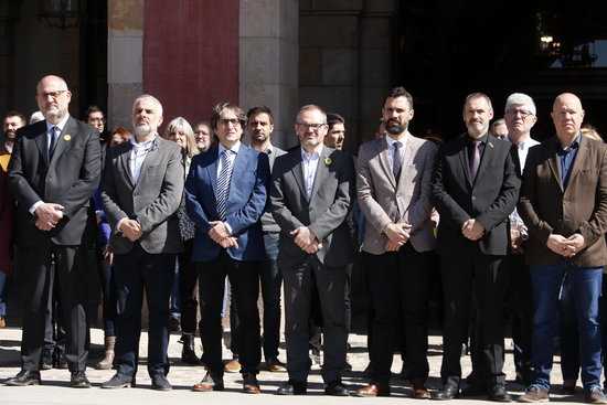 Catalan parliament members hold a minute of silence for the New Zealand terror attacks (by Marta Sierra)
