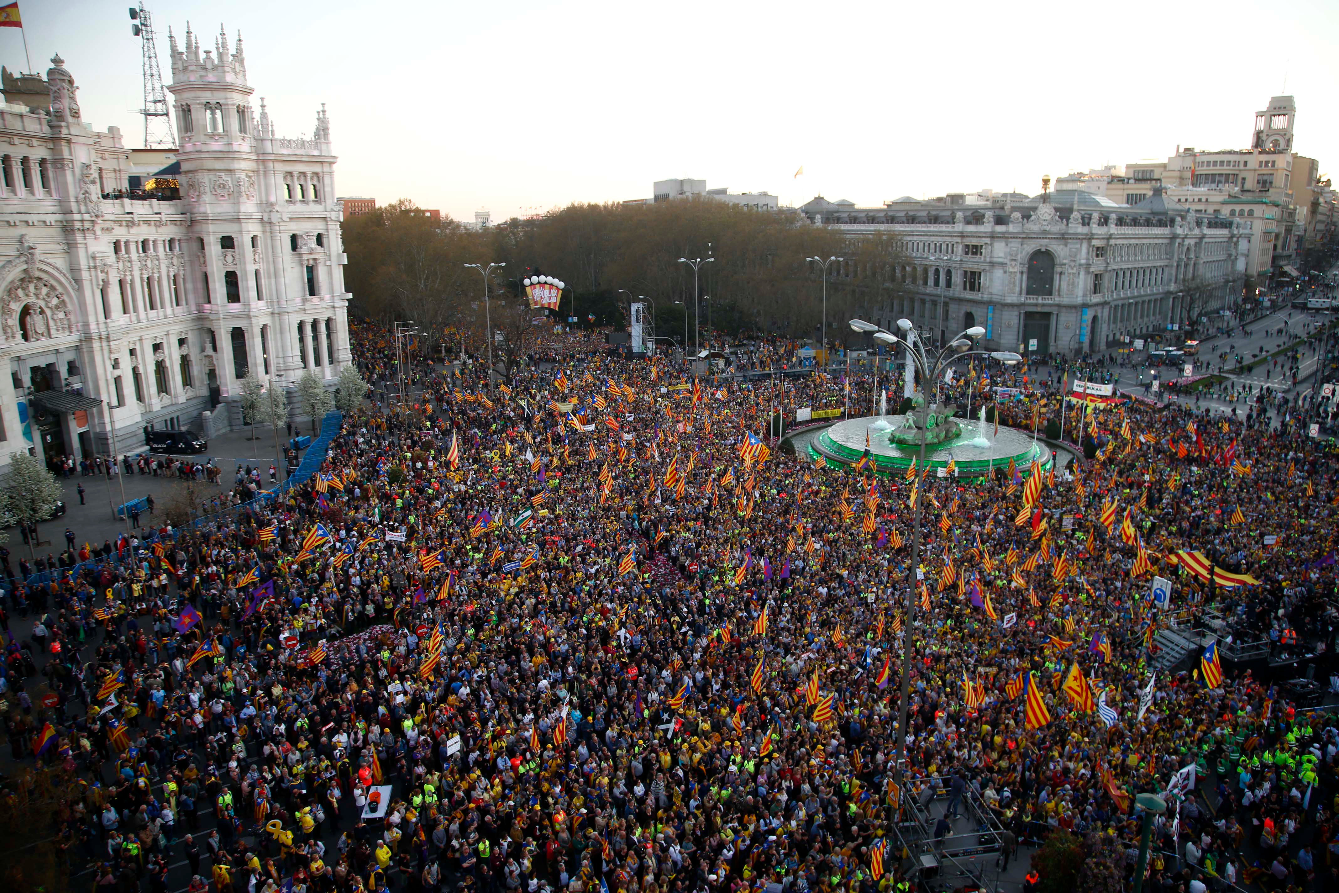 Thousands rally in Madrid against independence trial on 16 March 2019 (by Javier Barbancho)