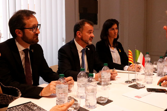 Delegate to the Italian government, Luca Bellizzi, minister for foreign affairs, Alfred Bosch, and director general of foreign relations, Mireia Borrell