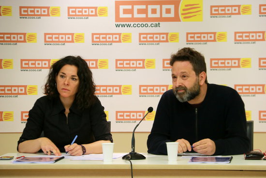 Two officials for CCOO trade union in a press conference on March 28, 2019 (by Aina Martí)