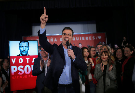 Pedro Sánchez during a campaign act on April 12, 2019, in Dos Hermana Sevilla (Photo: Jon Nazca, Reuters)