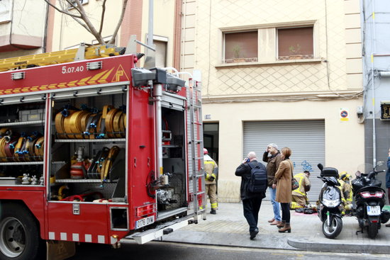 Fire fighters at the scene in l'Hospitalet de Llobregat (Photo: Laura Fíguls)