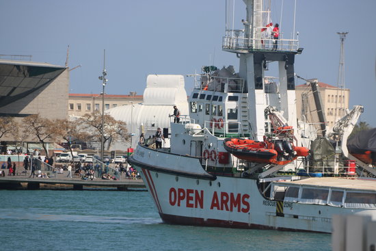 Open Arms vessel setting sail from Barcelona port on April 23, 2019 (by Miquel Codolar)