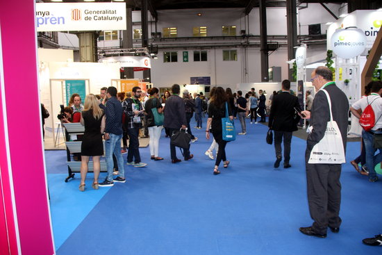 Image of some stands at Bizbarcelona fair in its 2017 edition (by Josep Molina)