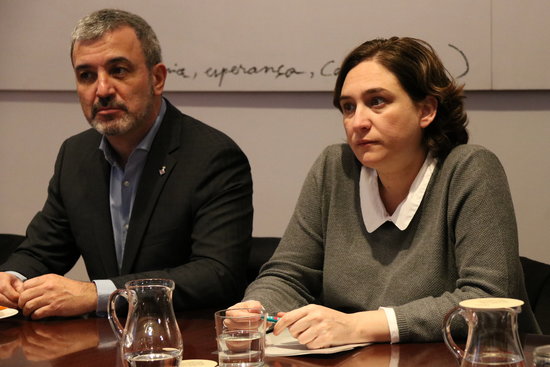 The leader of the Socialists in Barcelona, Jaume Collboni, and the acting mayor of the city, Ada Colau, in February 2017 (by Gemma Sánchez)