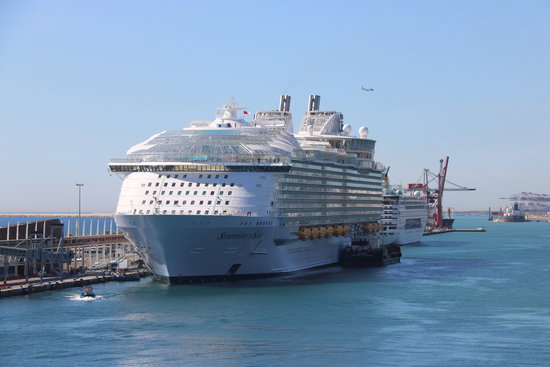 The cruise ship 'Symphony of the Seas' in Barcelona in April, 2018. (Photo: Nazaret Romero)