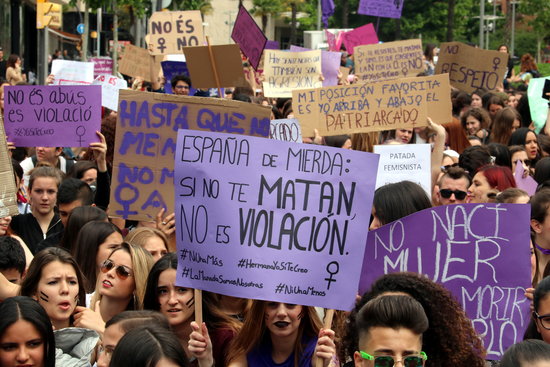 Protests following the initial verdict of 'La Manada' case (by Salvador Miret)