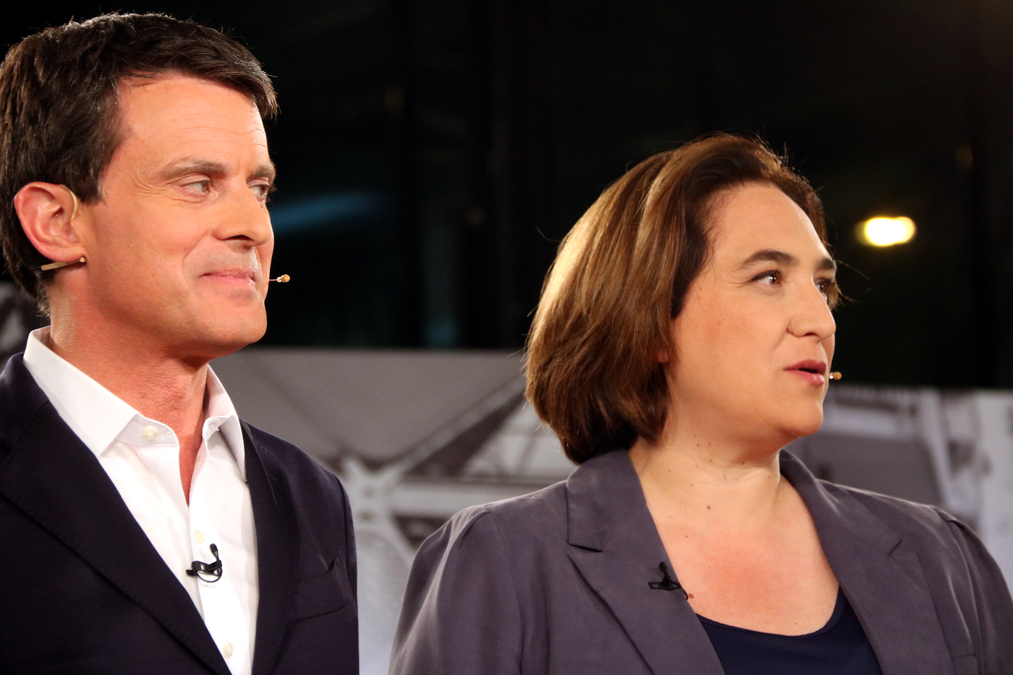 Barcelona mayor Ada Colau (right) and Ciutadans' candidate in the local election, Manuel Valls (by Nazaret Romero)