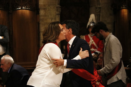 Barcelona mayor Ada Colau with Manuel Valls (by ACN)