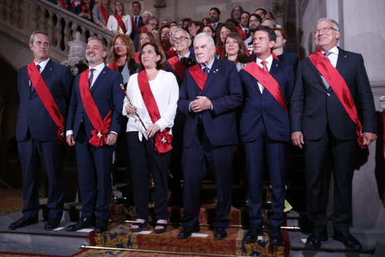 The leaders of Barcelona's local parties, with mayor Ada Colau at the center (by Gerard Artigas)