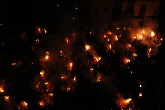 Image of Berga's Sant Pere square on June 20, 2019, with La Patum celebration taking place (by Laura Busquets)