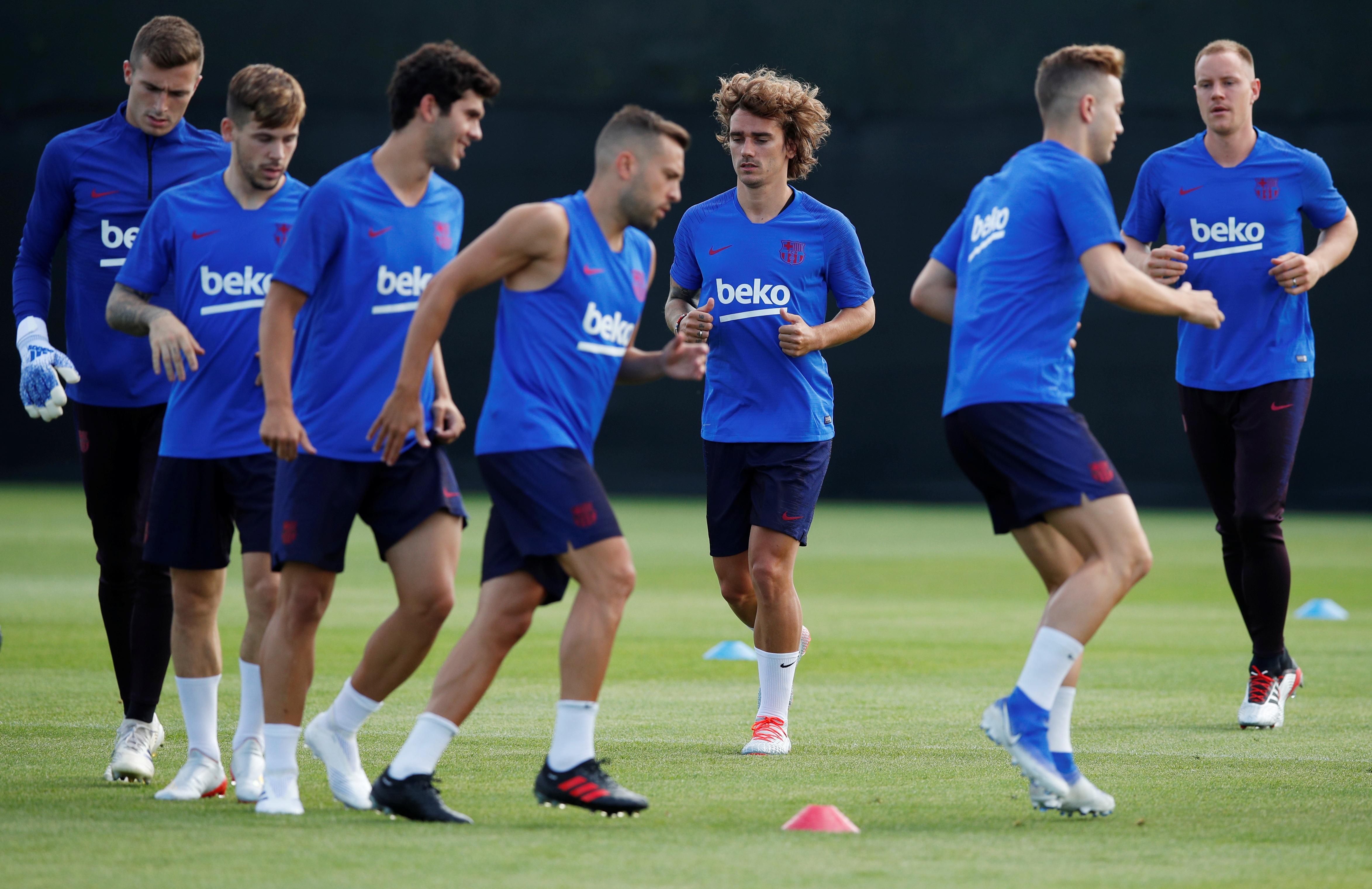 Image of one of the first 2019-2020 Barça season training sessions in July 2019 in Barcelona (by Reuters/Albert Gea)
