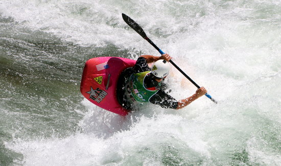 A participant of the ICF Canoe Freestyle World Championships (by Marta Lluvich)