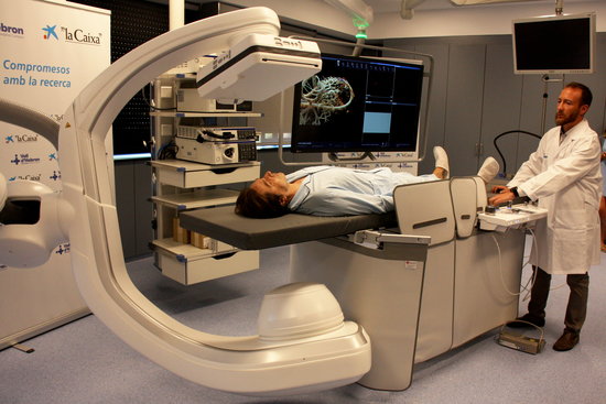 The new radiology robot in the Vall d'Hebron hospital in Barcelona. (Photo: Joana Garreta)