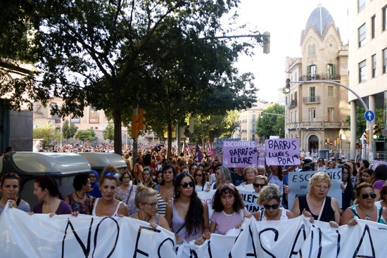 Image of the demonstration to protest against the latest supposed gang rape in Manresa, on July 16, 2019 (by Laura Busquets)