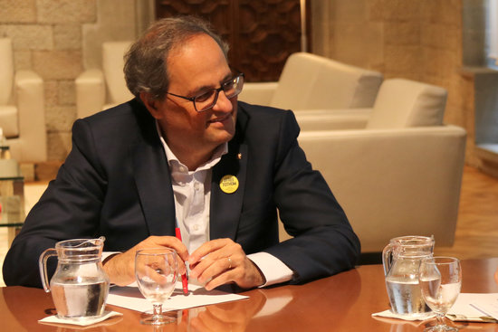 Catalan president Quim Torra during a meeting with the foreign minister Alfred Bosch. (Photo: Guifré Jordan)