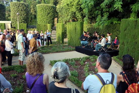A garden concert taking place as part of the Grec Festival in Barcelona. (Photo: Pere Francesch)