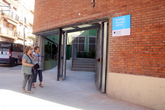 Image of a secondary school in Barcelona on September 4, 2019 (by Elisenda Rosanas)