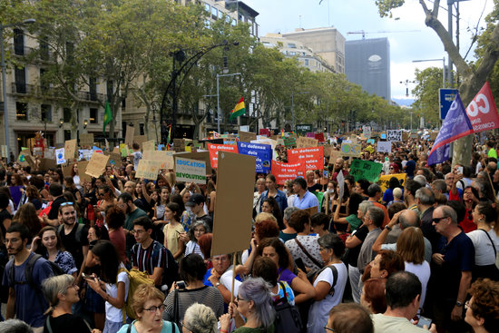 Image of the climate action protest in Barcelona in the evening of September 27, 2019 (by Laura Fíguls)