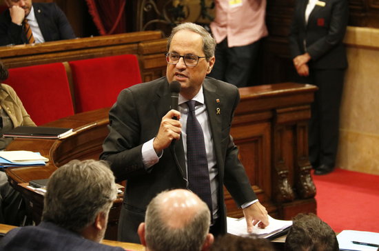 Quim Torra speaks during a Catalan Parliament plenary session (by Gerard Artigas)