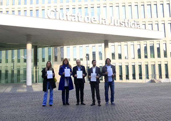 The Catalan president, Quim Torra, at Barcelona's City of Justice complex symbolically self-incriminating for the 2017 independence push on October 31, 2019 (by Sílvia Jardí)