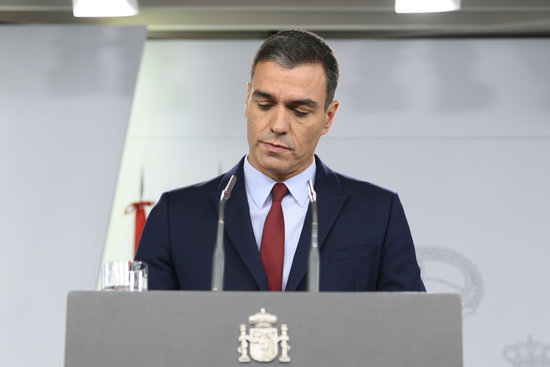 Spanish acting president Pedro Sánchez speaks at an official government act (by La Moncloa)