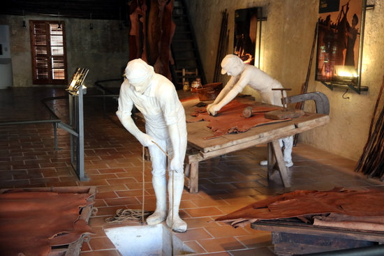 Interior view of one of the workshops open to visit during this November's Rec.0 festival (by Estefania Escolà)