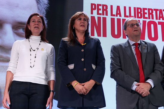Marta Madrenas, mayor of Girona, Laura Borràs, top of the JxCat candidature list, and Catalan president Quim Torra, during a Junts per Catalunya campaign act (by Aina Martí)