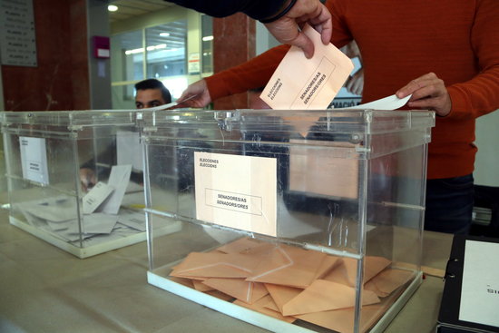 Ballot box in Tarragona in the November 10 Spanish general election (by Mar Rovira)