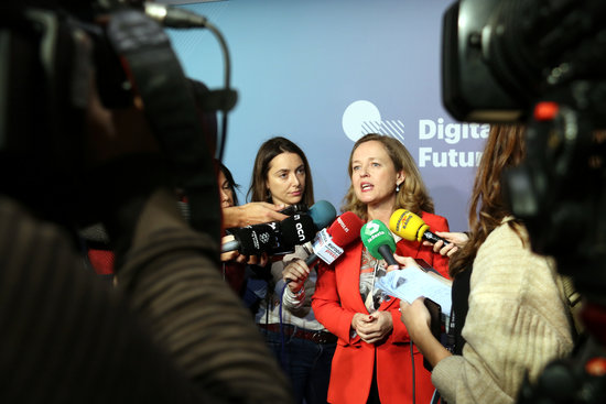 Socialist minister Nadia Calviño speaks to press at the Digital Future Society Summit (by Marta Casado Pla)