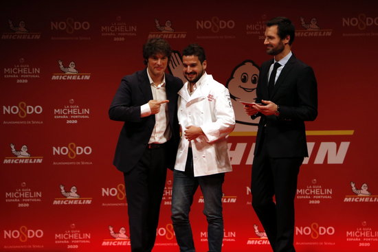 Image of the moment when a new Michelin star was awarded to Angle restaurant, on November 20, 2019