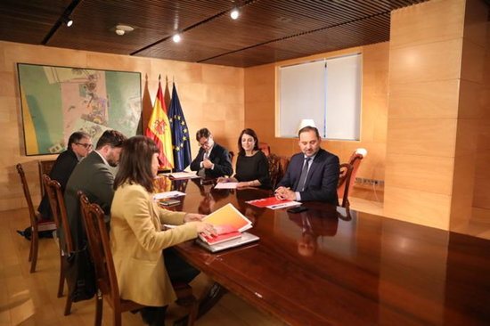 Officials from Esquerra Republicana and the Socialist party meet in Barcelona to discuss the investiture of Pedro Sánchez as president of Spain (by ERC)