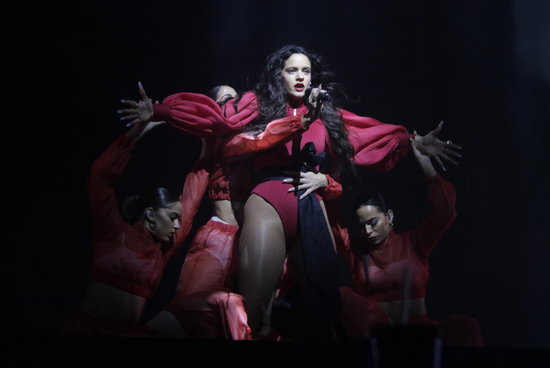 Rosalía during her Barcelona concert (by ACN)