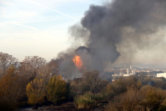 Image of a chemical plant blaze in Montornès del Vallès, north of Barcelona, on December 12, 2019 (by Eduard Batlles)