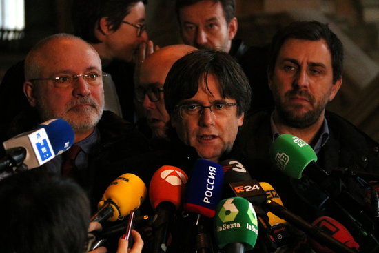 Carles Puigdemont speaks to press after appearing at a Belgian court for his extradition hearing (by Natàlia Segura)
