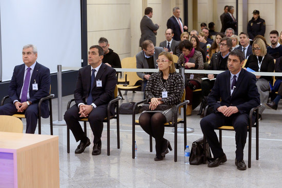 Image of the four former Catalan police heads in the dock on January 20, 2020 (by Pool EFE)