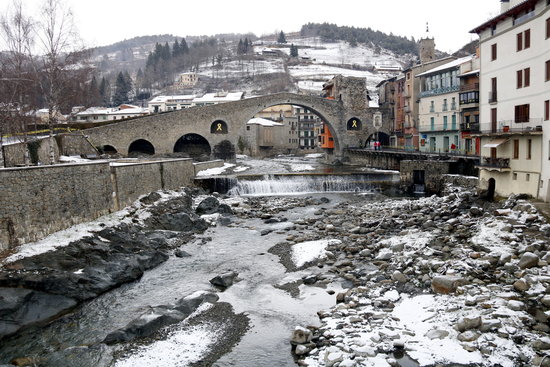 Snow-covered bridge at Camprodon (Ripollès) on January 20, 2020 (by Lourdes Casademont)